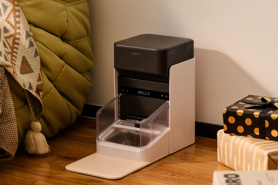 One RFID Smart Feeder